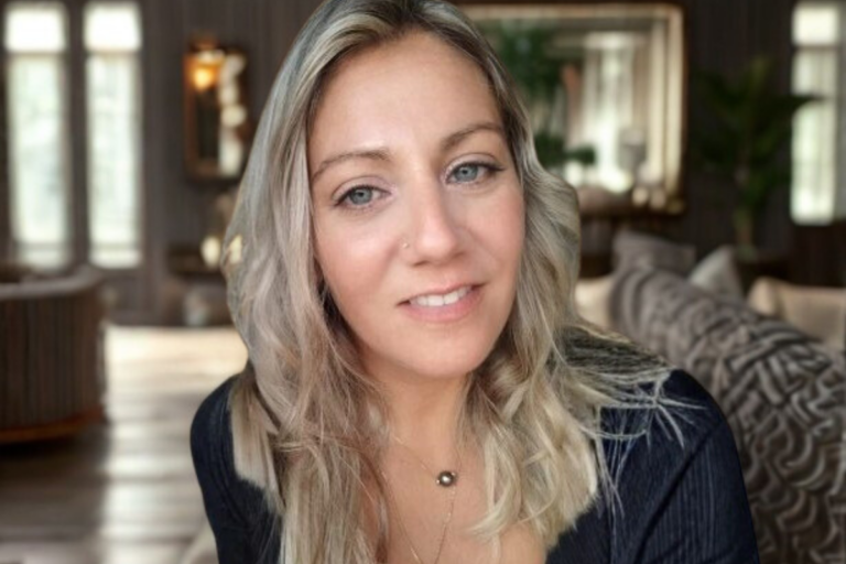 Chrystelle Afli – L’histoire d’une passion inspirée par les armoiries familiales