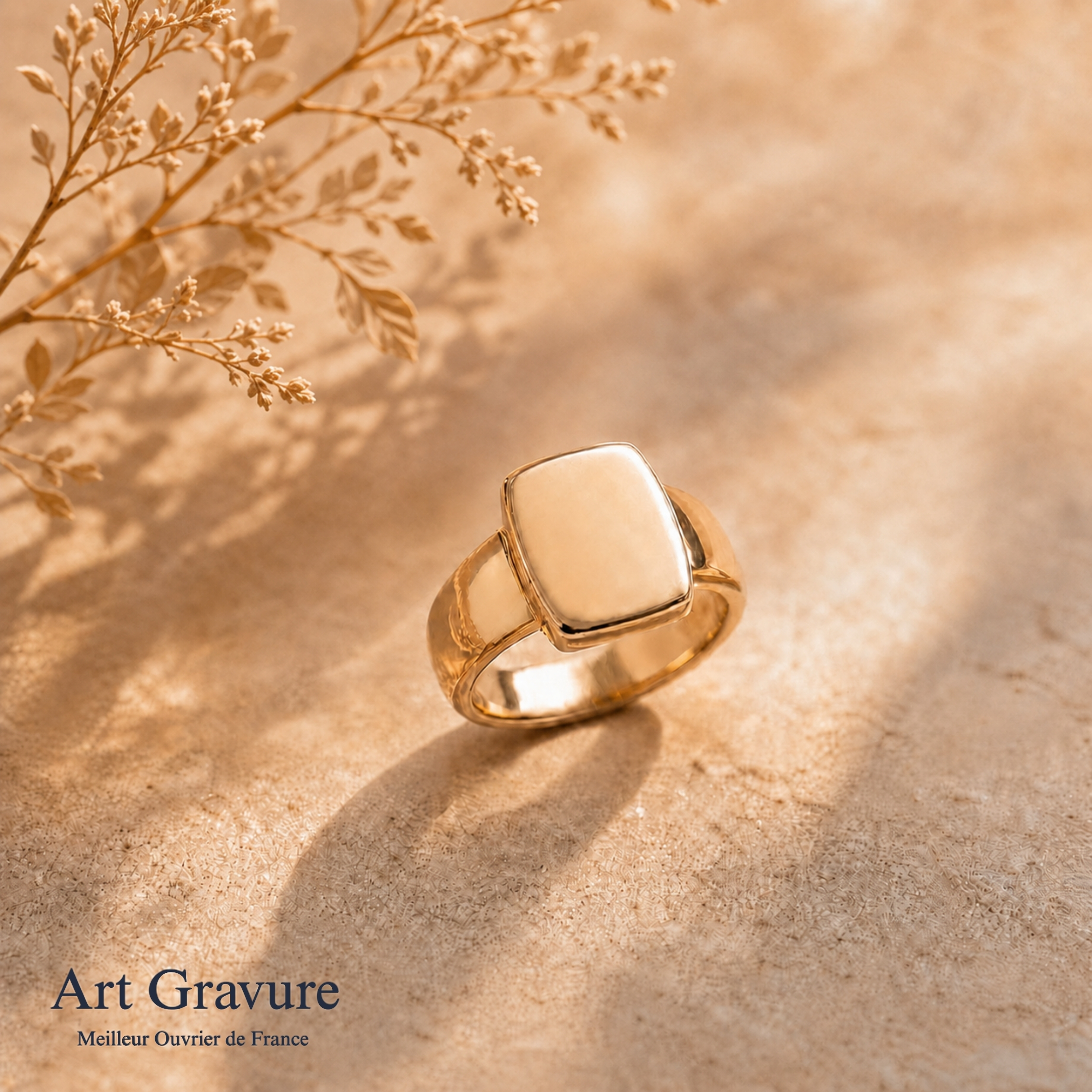 Bague femme personnalisée : découvrez notre nouvelle chevalière gravée sur mesure